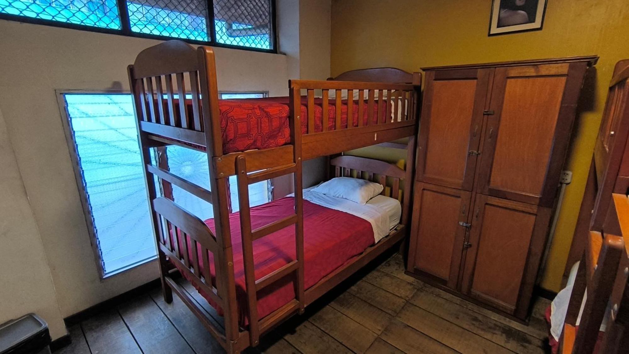 Flying Dog Hostel Iquitos Exterior foto