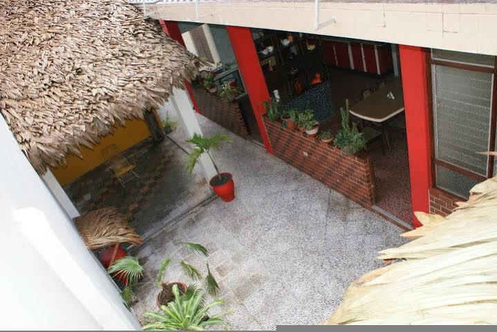 Flying Dog Hostel Iquitos Exterior foto